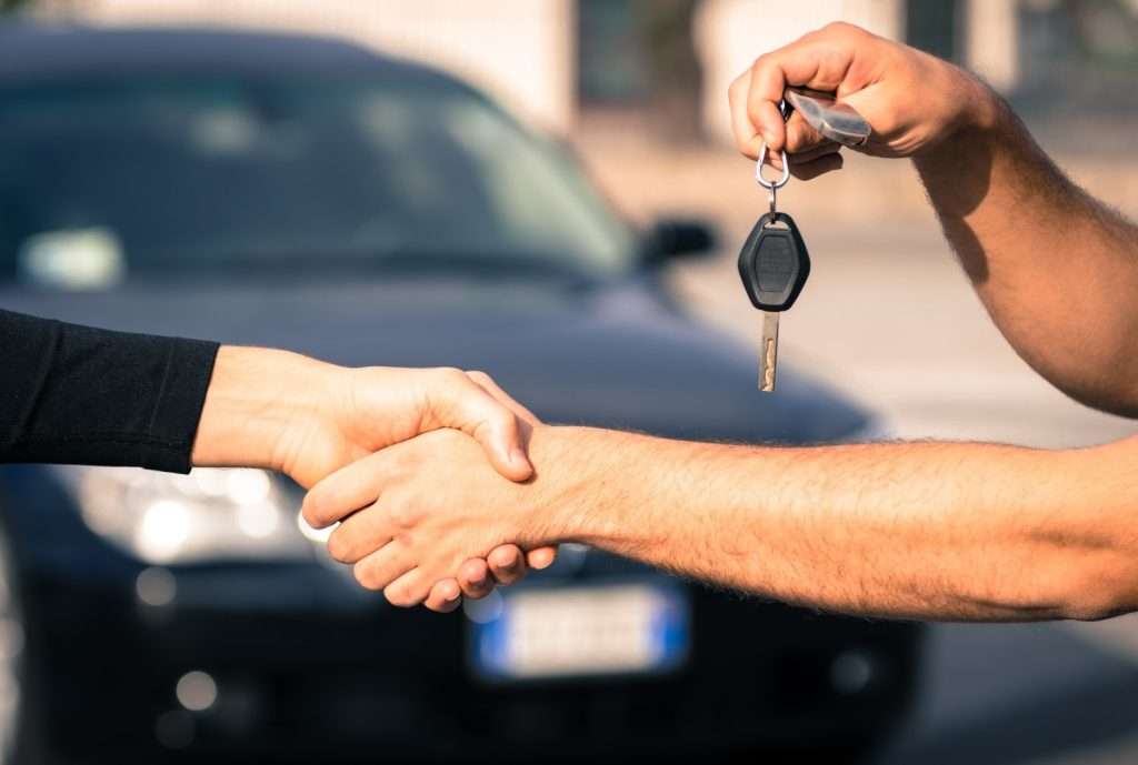 pokupka-avtomobilja-v-kredit-cherez-avtosalon-polnoe-rukovodstvo